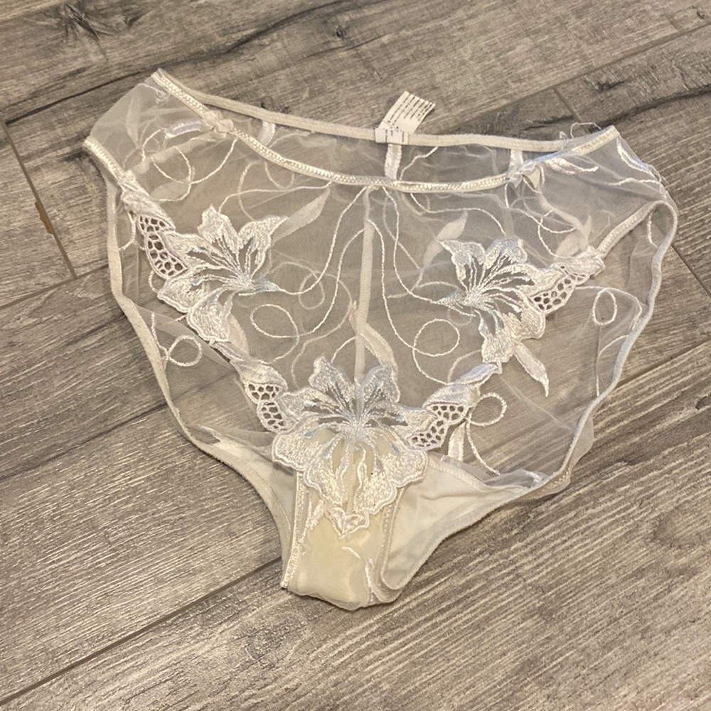 Vintage Simone Perele Lingerie